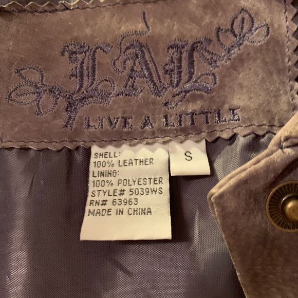 Like new Live A Little (LAL) AUTHENTIC SUEDE grey jacket w/large button accen… - Picture 4 of 8